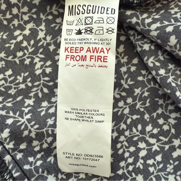 Missguided Floral Ruched Bust Skater Dress Puff Sleeve Plus Size 14 Black White - Picture 10 of 10